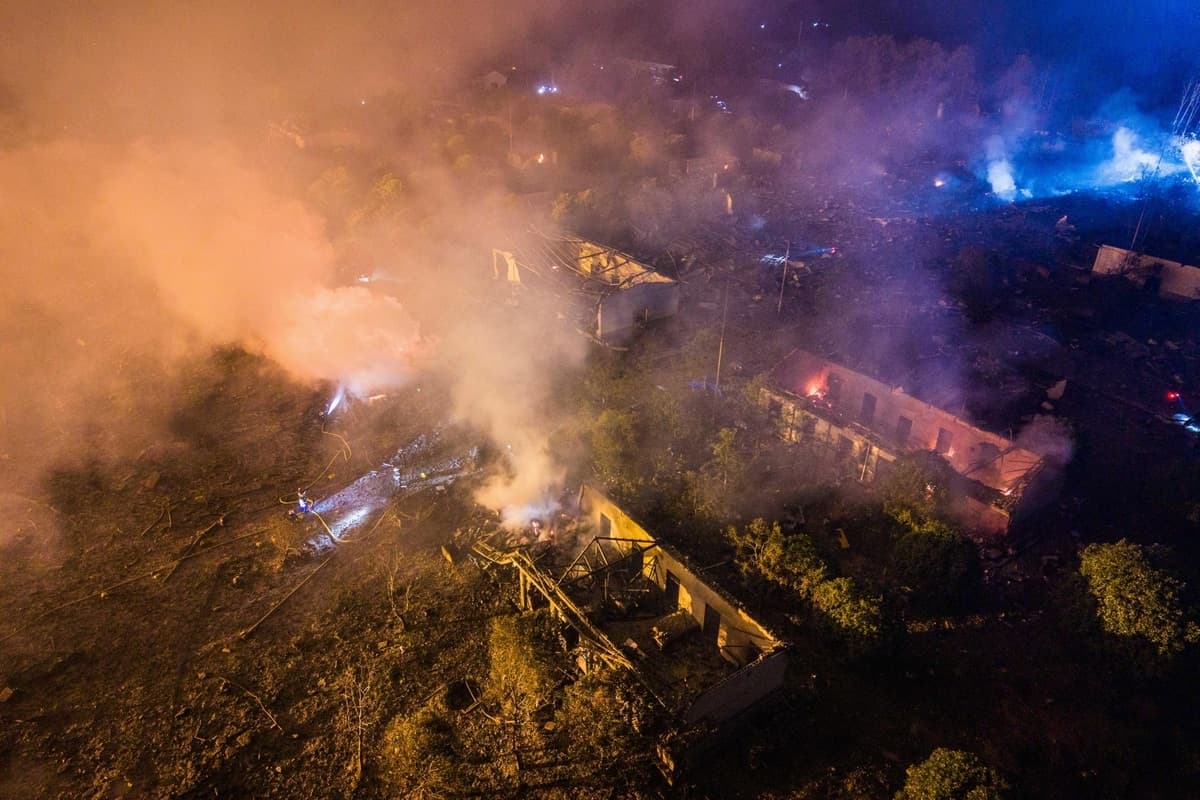 爆発した花火工場の上空写真